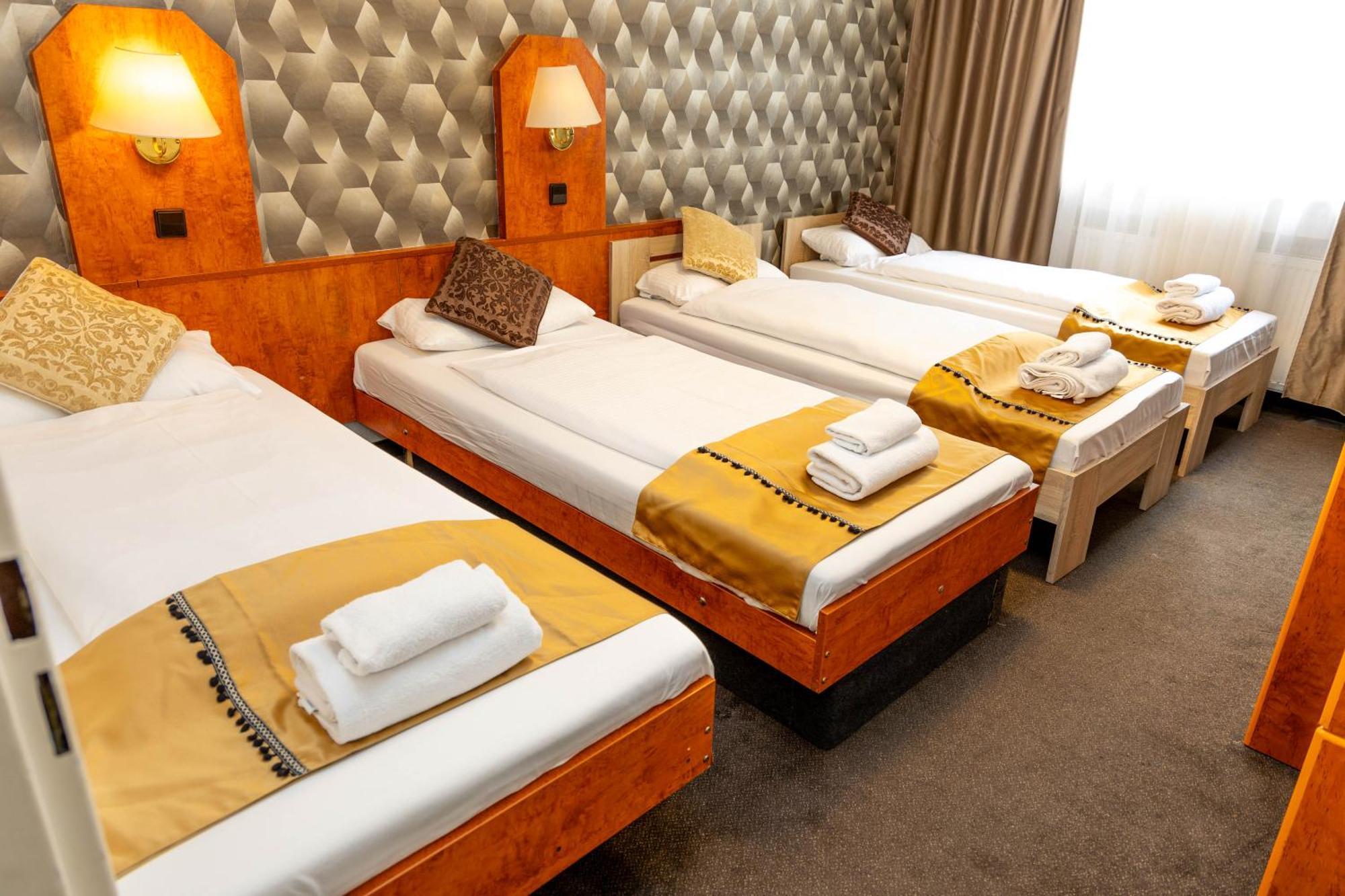 Hotel Rossija Франкфурт на Майн Екстериор снимка