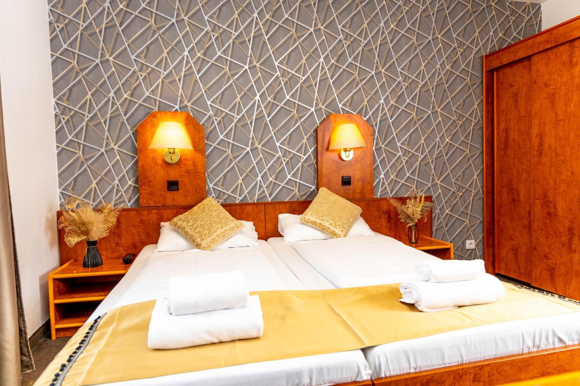 Hotel Rossija Франкфурт на Майн Екстериор снимка