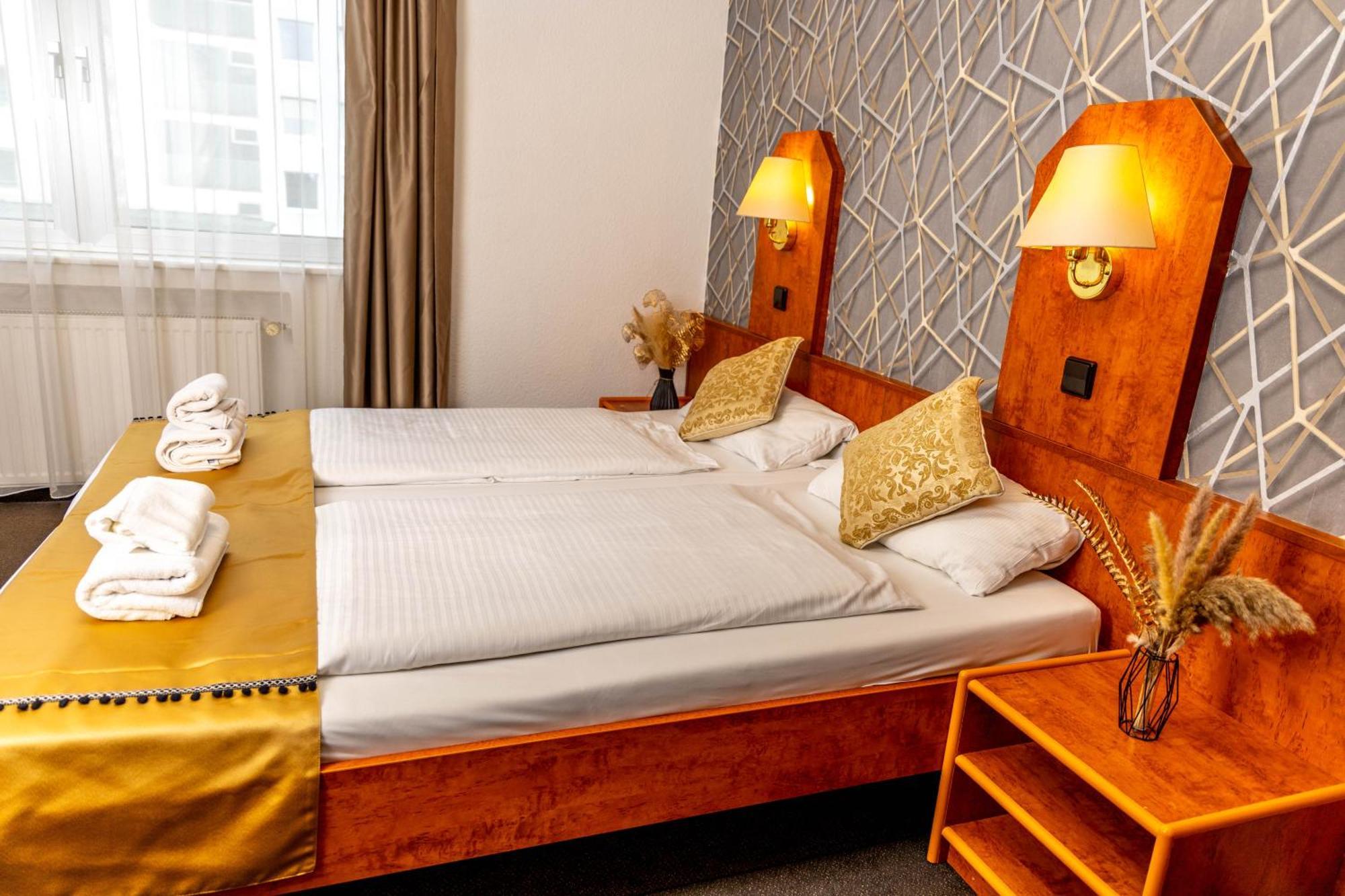 Hotel Rossija Франкфурт на Майн Екстериор снимка