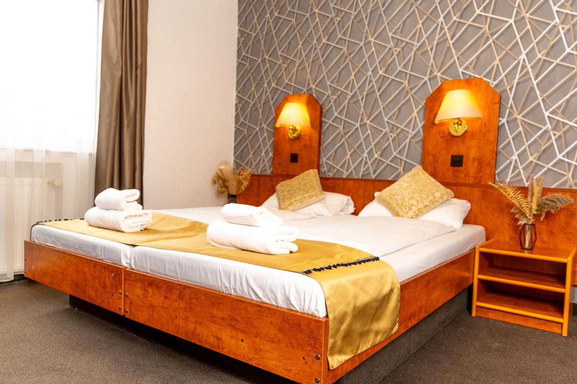 Hotel Rossija Франкфурт на Майн Екстериор снимка