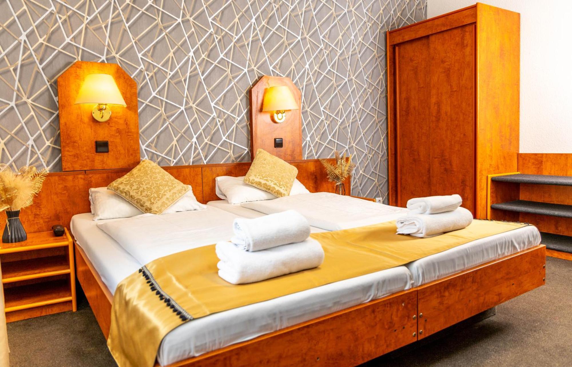Hotel Rossija Франкфурт на Майн Екстериор снимка