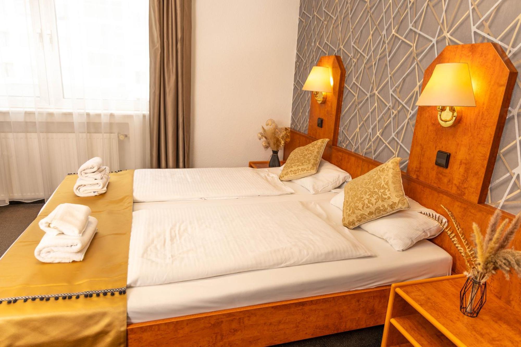 Hotel Rossija Франкфурт на Майн Екстериор снимка