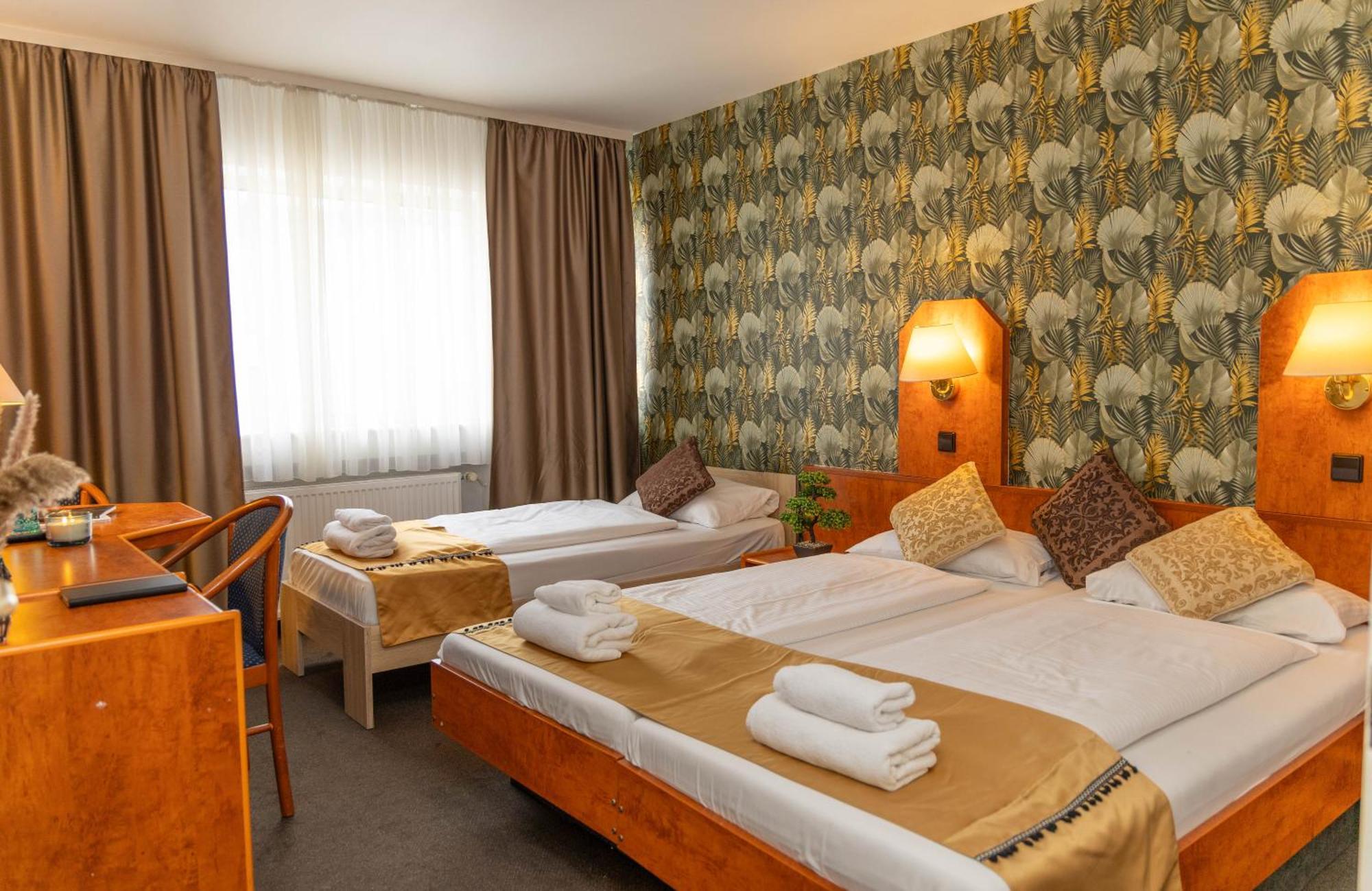 Hotel Rossija Франкфурт на Майн Екстериор снимка