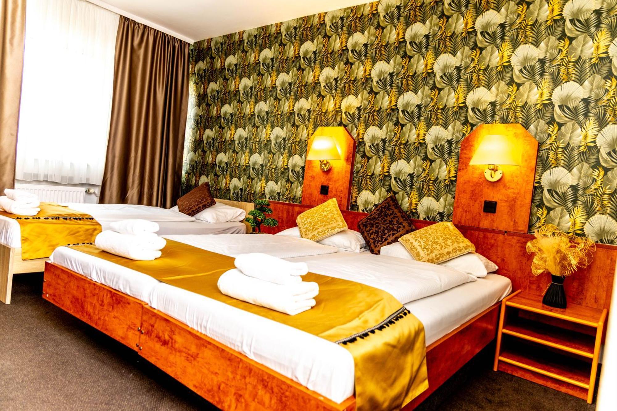Hotel Rossija Франкфурт на Майн Екстериор снимка