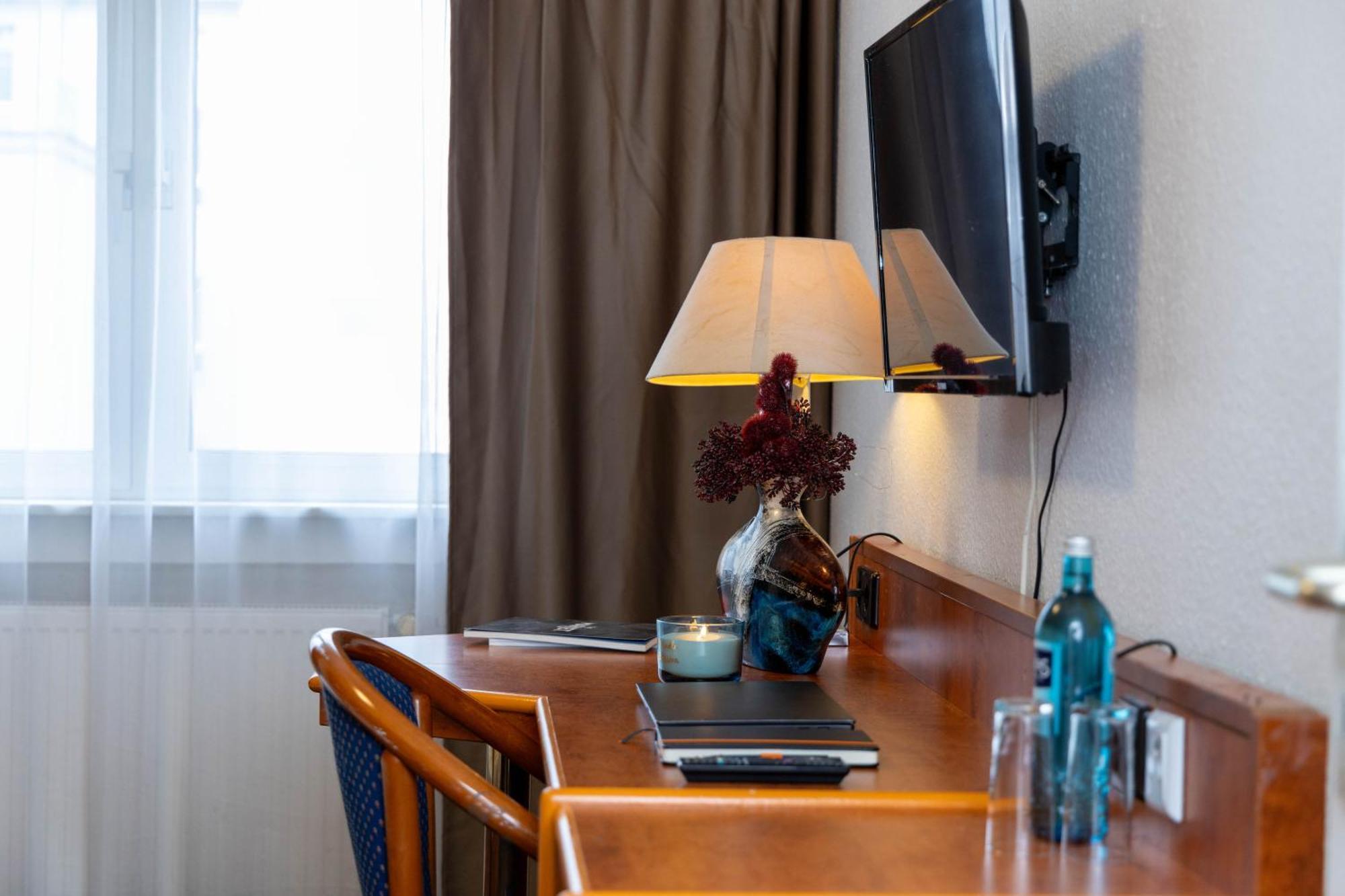 Hotel Rossija Франкфурт на Майн Екстериор снимка