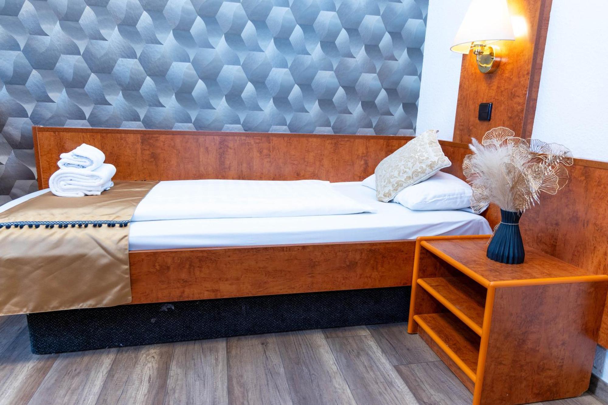 Hotel Rossija Франкфурт на Майн Екстериор снимка